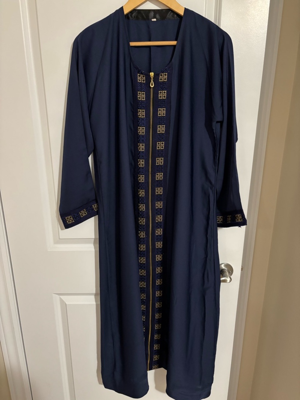 Emirati Embroidered Navy Abaya